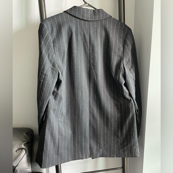 Women’s Black Blazer - H&M - Size Small - Picture 4 of 4